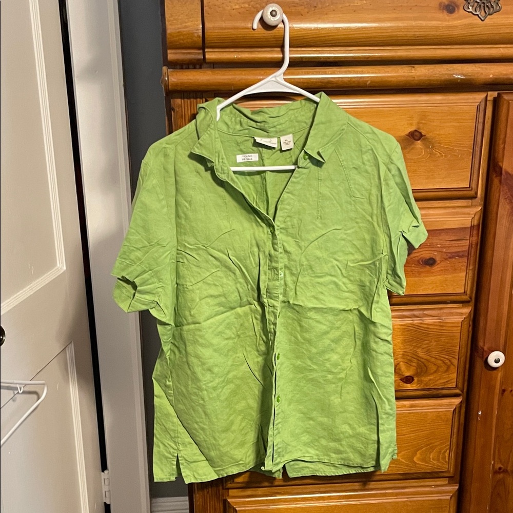 Kim Rogers Green Button-Up Top